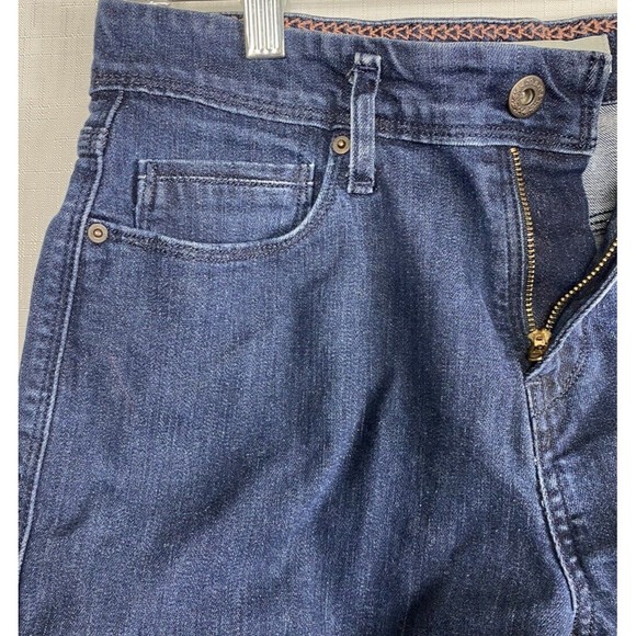 Levi’s Classic Shorts Women’s Denim Casual 4" Inseam Zipper Fly 5 Pocket Size 4 - Picture 5 of 14